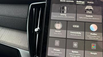 2025 Volvo 2.0 T8 18.8kWh Ultra Dark Auto 4WD Euro 6 5-door (Black) - Image: 80