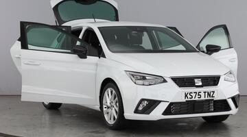 2025 SEAT 1.0 TSI FR DSG Euro 6 5-door (White) - Image: 9