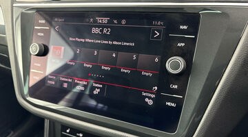 2022 Volkswagen TSI Active DSG Euro 6 5-door (Grey) - Image: 17