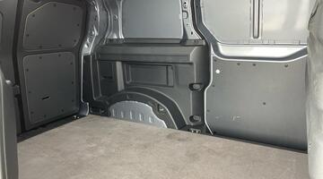 2025 Volkswagen Pro 79kWh Commerce Auto 5-door (Silver) - Image: 17