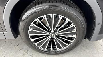 2025 Volkswagen 2.0 TDI Match DSG Euro 6 5-door (Black) - Image: 5