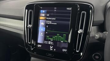 2022 Volvo T3 R-Design Auto Euro 6 5-door (Black) - Image: 26