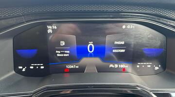 2024 Volkswagen 1.0 TSI Life Euro 6 5-door (Grey) - Image: 24