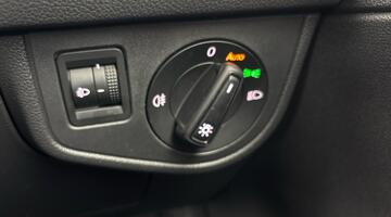 2022 Volkswagen 1.0 TSI Life DSG Euro 6 5-door (Red) - Image: 24