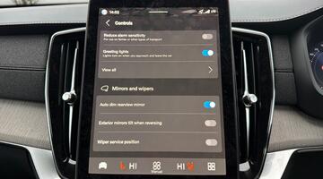 2025 Volvo 2.0 T8 18.8kWh Ultra Dark Auto 4WD Euro 6 5-door (Black) - Image: 7