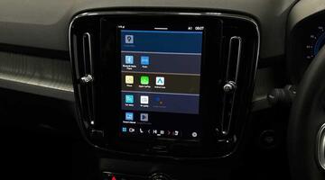 2024 Volvo 2.0 B4 MHEV Ultra Dark DCT Auto Euro 6 5-door (Blue) - Image: 11