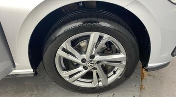 2022 Volkswagen 1.0 TSI R-Line DSG Euro 6 5-door (Silver) - Image: 5