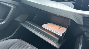 2025 Audi 1.0 TFSI 30 S line Sportback S Tronic Euro 6 5-door (Blue) - Image: 28