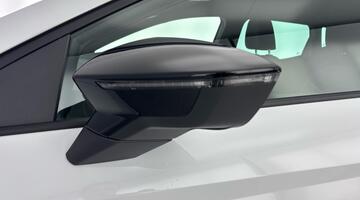 2025 SEAT 1.0 TSI FR DSG Euro 6 5-door (White) - Image: 34