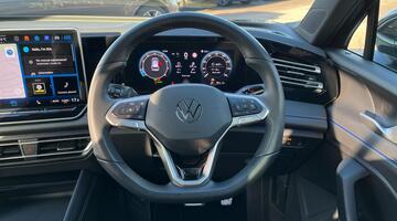 2025 Volkswagen ETSI MHEV R-Line DSG Euro 6 5-door (Grey) - Image: 11