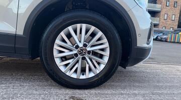 2023 Volkswagen 1.0 TSI Life Euro 6 5-door (Grey) - Image: 5