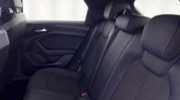 2025 Audi TFSI 35 Black Edition Sportback S Tronic Euro 6 5-door (Green) - Image: 33