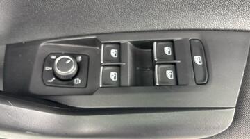 2025 Volkswagen TSI R-Line DSG Euro 6 5-door (White) - Image: 19