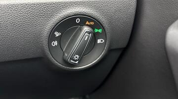 2025 Volkswagen TSI R-Line DSG 2WD Euro 6 2-door (Blue) - Image: 20