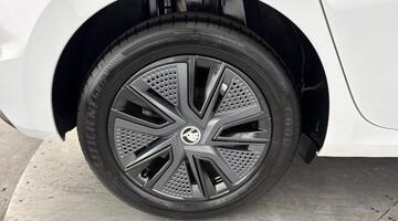 2023 Škoda 1.0 TSI Colour Edition Euro 6 5-door (White) - Image: 23