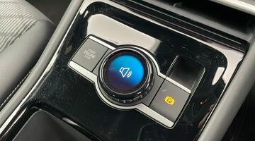 2025 Volkswagen 2.0 TDI R-Line DSG Euro 6 5-door (Red) - Image: 14