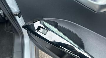 2020 Volkswagen Pro Performance 58kWh Life Auto 5-door (Silver) - Image: 28