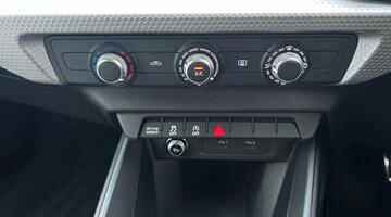 2025 Audi 1.0 TFSI 30 S line Sportback S Tronic Euro 6 5-door (Blue) - Image: 31