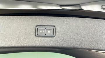 2025 Audi 4.0 TFSI V8 Black Edition Tiptronic quattro Euro 6 5-door (Black) - Image: 36