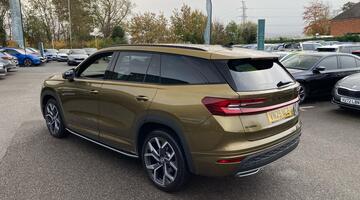 2025 Škoda 2.0 TDI SportLine DSG 4WD Euro 6 5-door (7 Seat) (Gold) - Image: 20