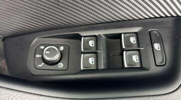 2025 Volkswagen 2.0 TSI R Fastback DSG 4Motion Euro 6 5-door (White) - Image: 19