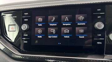 2025 Volkswagen 1.0 TSI Match DSG Euro 6 5-door (White) - Image: 18