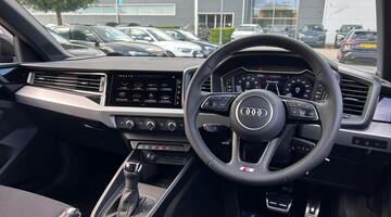 2025 Audi 1.0 TFSI 30 S line Sportback S Tronic Euro 6 5-door (Black) - Image: 9