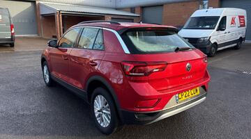 2022 Volkswagen 1.0 TSI Life Euro 6 5-door (Red) - Image: 20