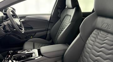 2025 Audi 83kWh S line Auto 5-door (Black) - Image: 31