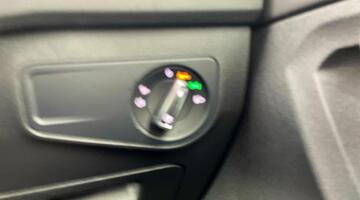 2022 Volkswagen 2.0 TDI R-Line DSG 4Motion Euro 6 5-door (Silver) - Image: 21