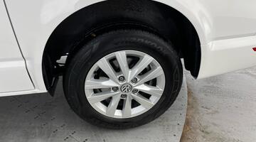 2025 Volkswagen 2.0 TDI T28 Highline FWD SWB Euro 6 5-door (White) - Image: 28