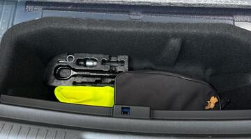 2025 Volkswagen Pro 77kWh Match Auto 5-door (Blue) - Image: 31