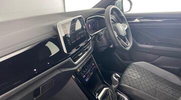 2025 Volkswagen TSI R-Line Euro 6 5-door (Silver) - Image: 2