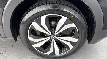 2022 Volkswagen 1.0 TSI Black Edition Euro 6 5-door (Black) - Image: 5