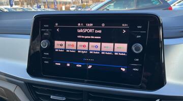 2025 Volkswagen TSI Match DSG Euro 6 5-door (Blue) - Image: 13