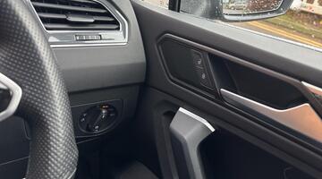 2023 Volkswagen 2.0 TDI R-Line DSG Euro 6 5-door (Grey) - Image: 26