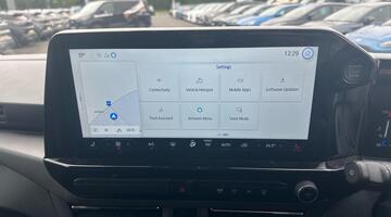 2025 Ford 2.0 320 EcoBlue Titanium Luxe Auto LEuro 6 5-door (Grey) - Image: 12