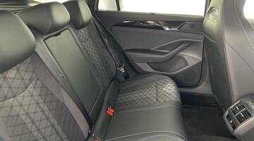 2025 Volkswagen TSI eHybrid 19.7kWh R-Line DSG Euro 6 5-door (Silver) - Image: 33