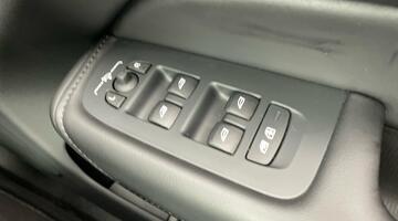 2024 Volvo 2.0 B5 MHEV Plus Auto Euro 6 5-door (Grey) - Image: 23