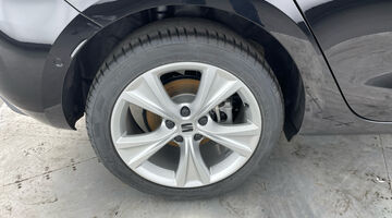 2025 SEAT EHybrid 25.8kWh FR DSG Euro 6 5-door (Black) - Image: 14