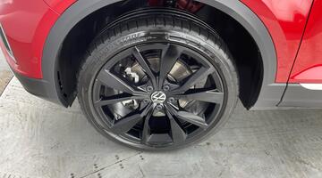 2023 Volkswagen TSI Style DSG Euro 6 5-door (Red) - Image: 35