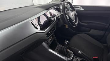 2021 Volkswagen 1.0 TSI Active Euro 6 5-door (White) - Image: 2