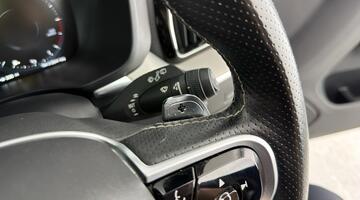 2019 Volvo 2.0 D4 R-Design Auto Euro 6 5-door (Black) - Image: 20