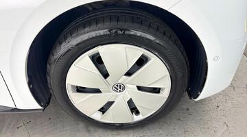 2022 Volkswagen Pro Performance 58kWh Family Auto 5-door (White) - Image: 5