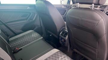 2024 Volkswagen TSI R-Line Edition DSG Euro 6 5-door (Blue) - Image: 27