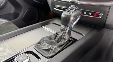 2019 Volvo 2.0 D4 R-Design Auto Euro 6 5-door (Black) - Image: 26