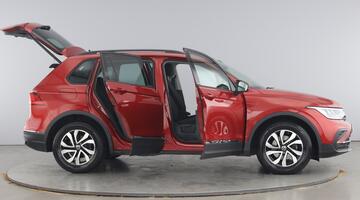 2021 Volkswagen TSI Active Euro 6 5-door (Red) - Image: 10