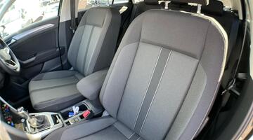 2025 Volkswagen TSI Match DSG Euro 6 5-door (Black) - Image: 46