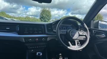 2025 Audi 1.0 TFSI 30 S line Sportback Euro 6 5-door (Green) - Image: 9