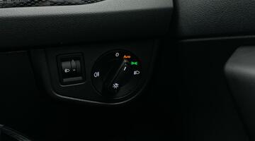 2025 Volkswagen 1.0 TSI Match DSG Euro 6 5-door (White) - Image: 24